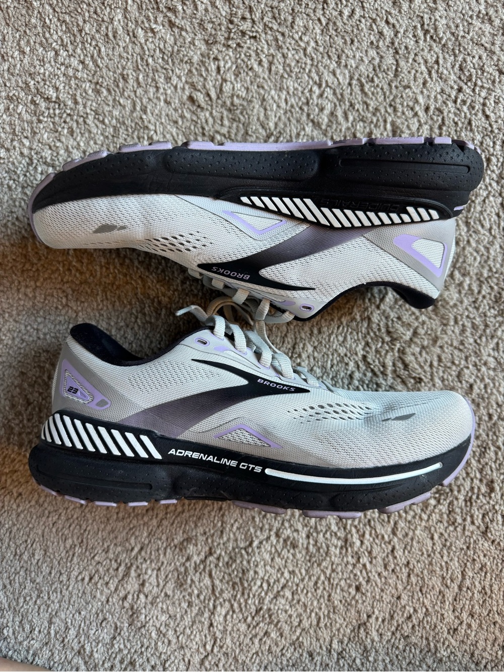 Brooks Adrenaline GTS Women's Running Shoes - Light Gray and Lavender